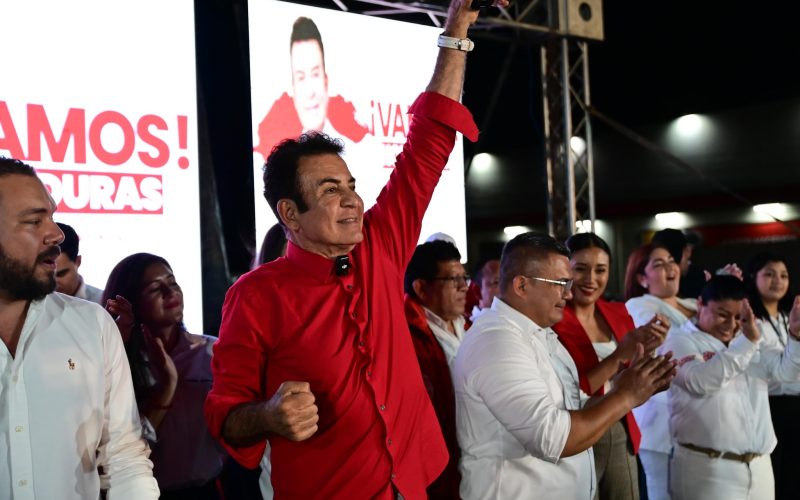 Gobierno de Honduras manipula COVID-19 para frenar protestas, según Nasralla