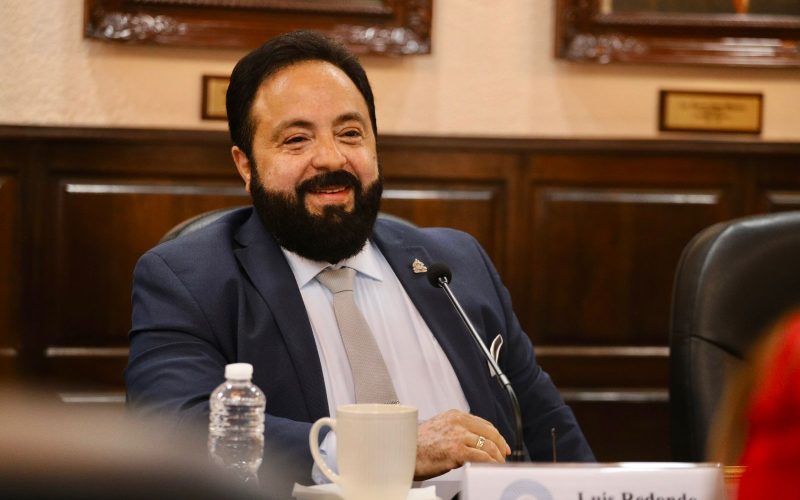 Luis Redondo bajo sospecha por intervención en banco relacionado con su familia