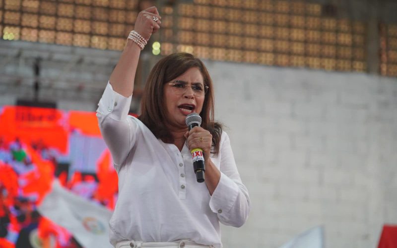 Rixi Moncada busca eliminar la Central de Riesgo y analiza la estabilidad financiera en Honduras